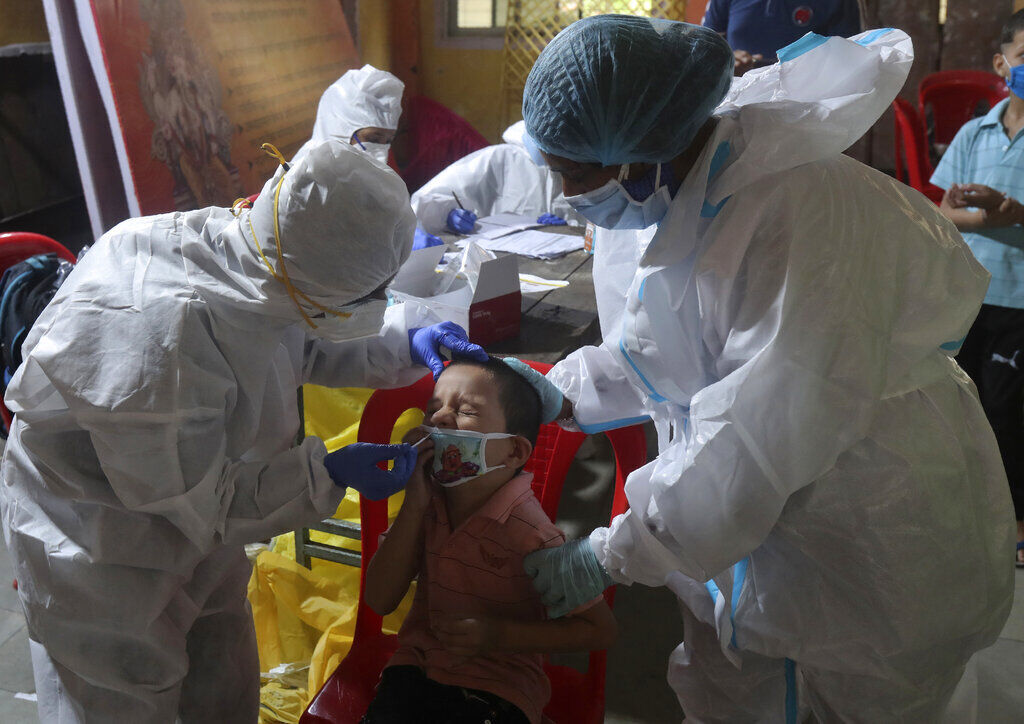 APTOPIX Virus Outbreak India